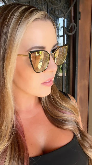 Lexi in Champagne Dax Sunglasses