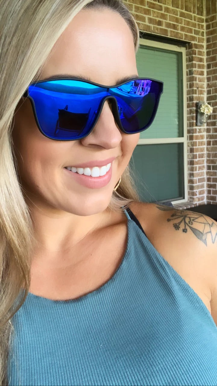 Weekender Blue Polarized Dax Sunglasses